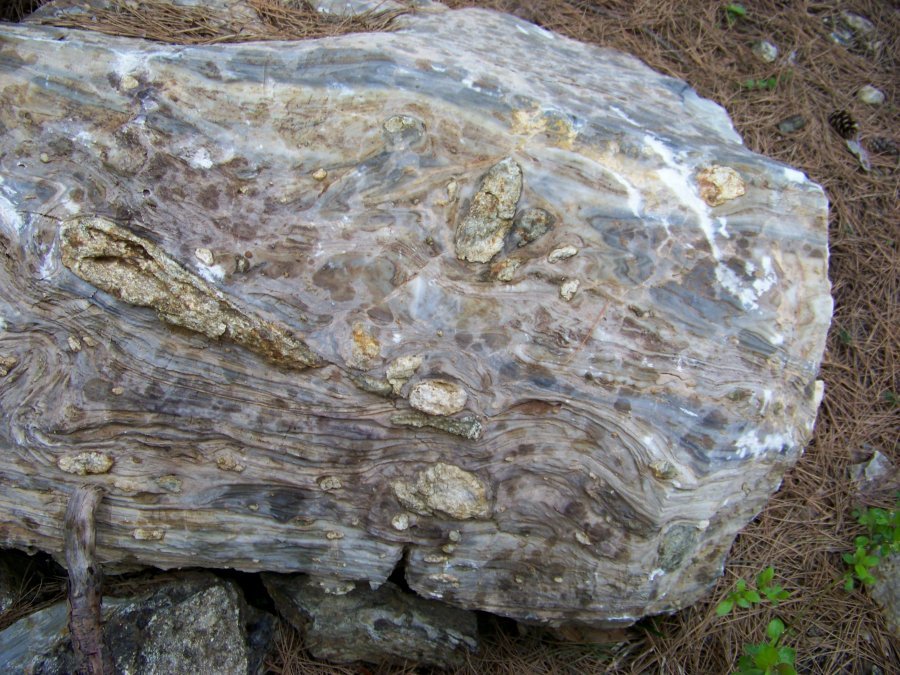 Tessitura fluidale e calcare cristallino