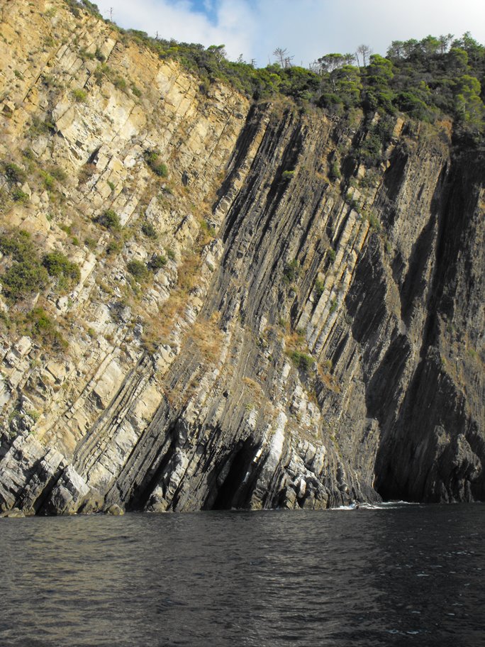 Le scogliere tra Moneglia e Sestri Levante