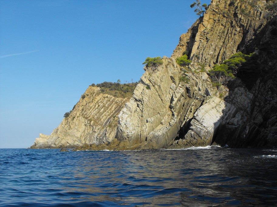 Le scogliere tra Moneglia e Sestri Levante