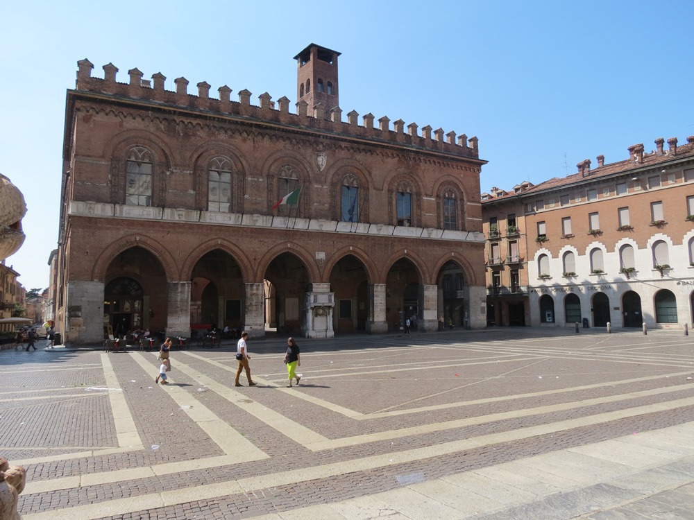 Cremona - La piazza del Comune