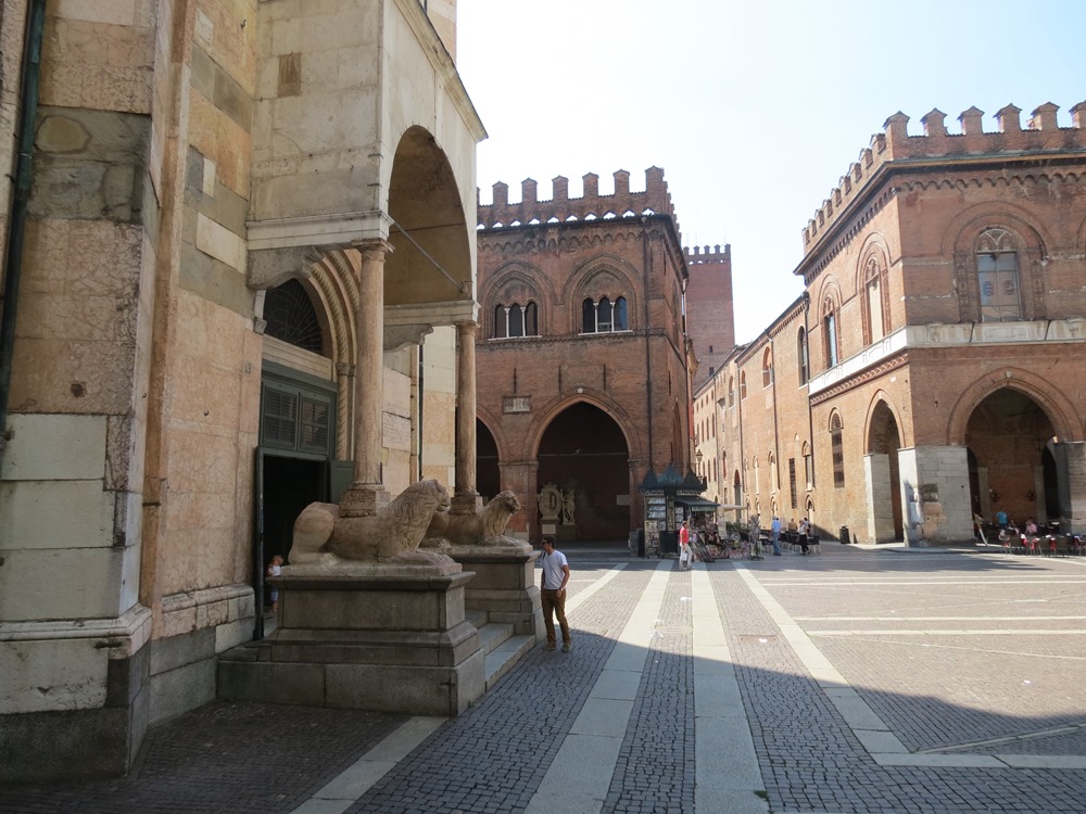 Cremona - La piazza del Comune