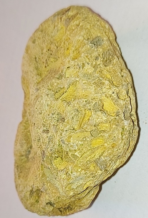 Roccia di colore giallo (da identificare)