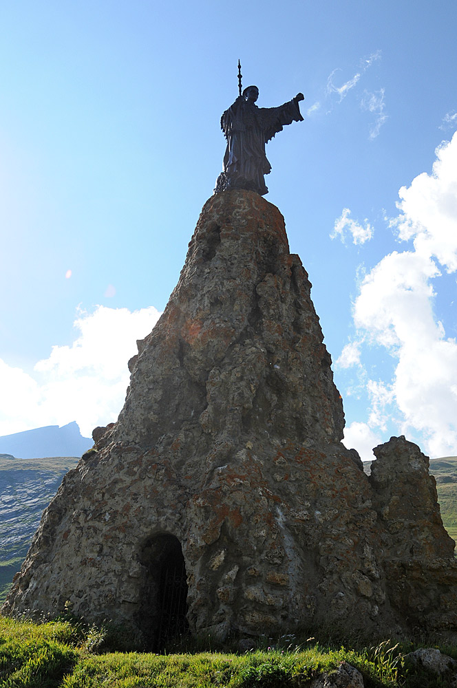 Chiedo aiuto per monumento francese