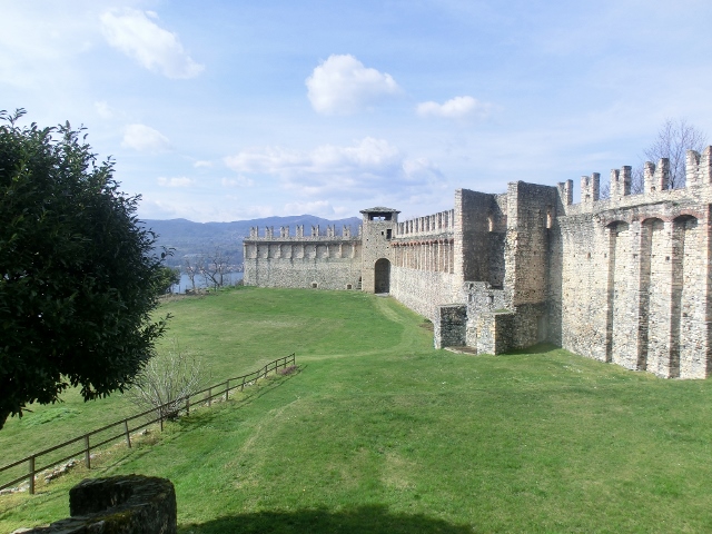 Rocca Borromea di Angera