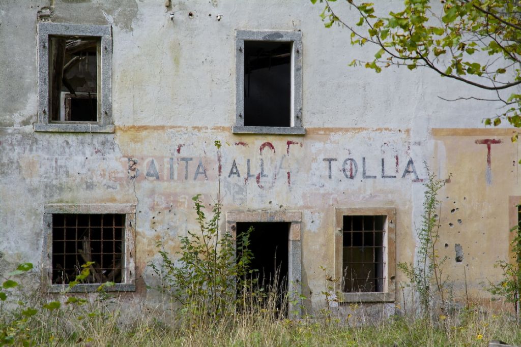 Alla Tolla