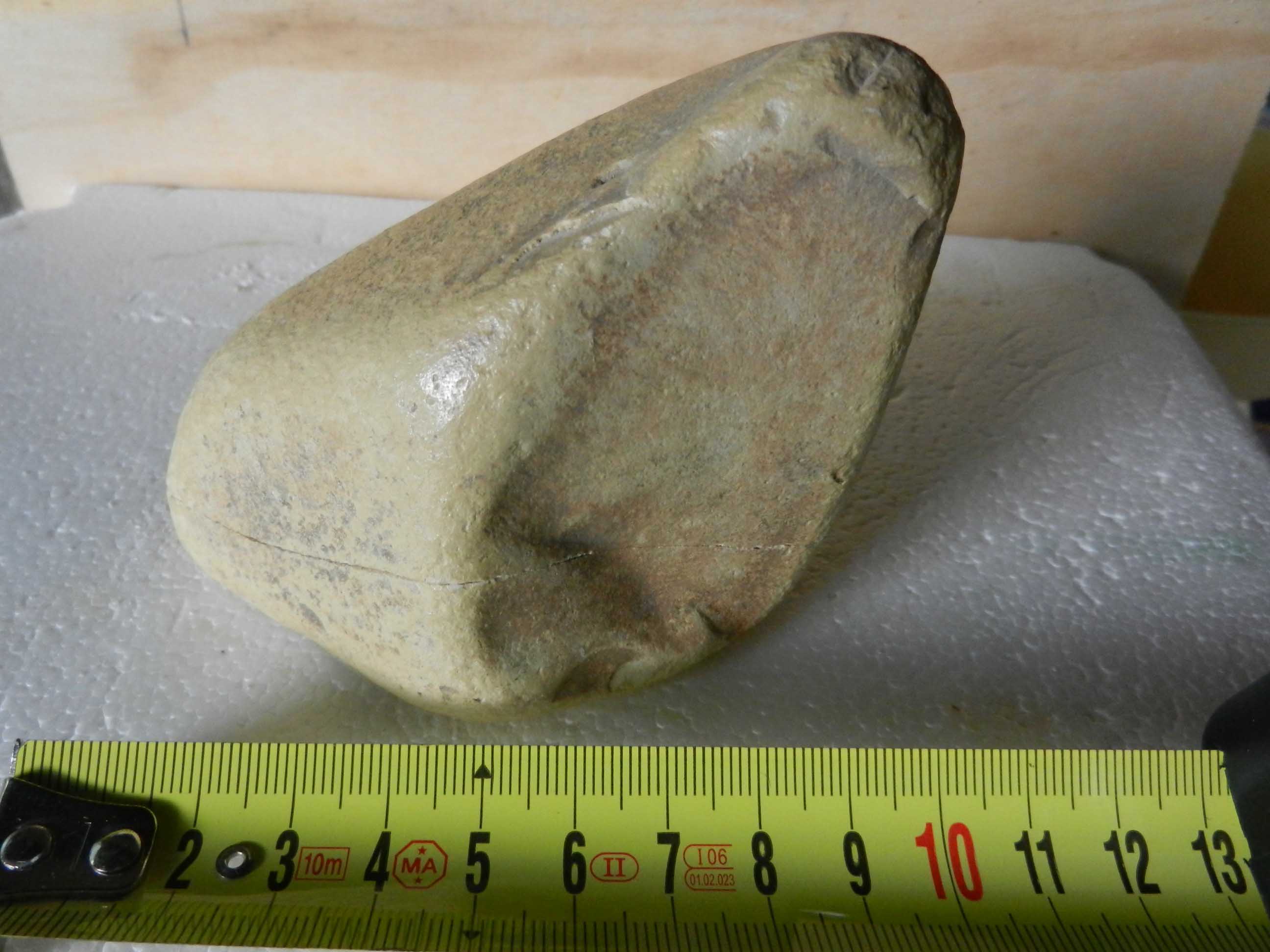 Sasso con sorpresa - nucleo ossidato, probabile concrezione