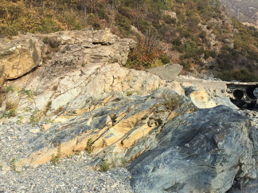 Rocce della vallata del torrente Piota nel comune di Lerma (AL)