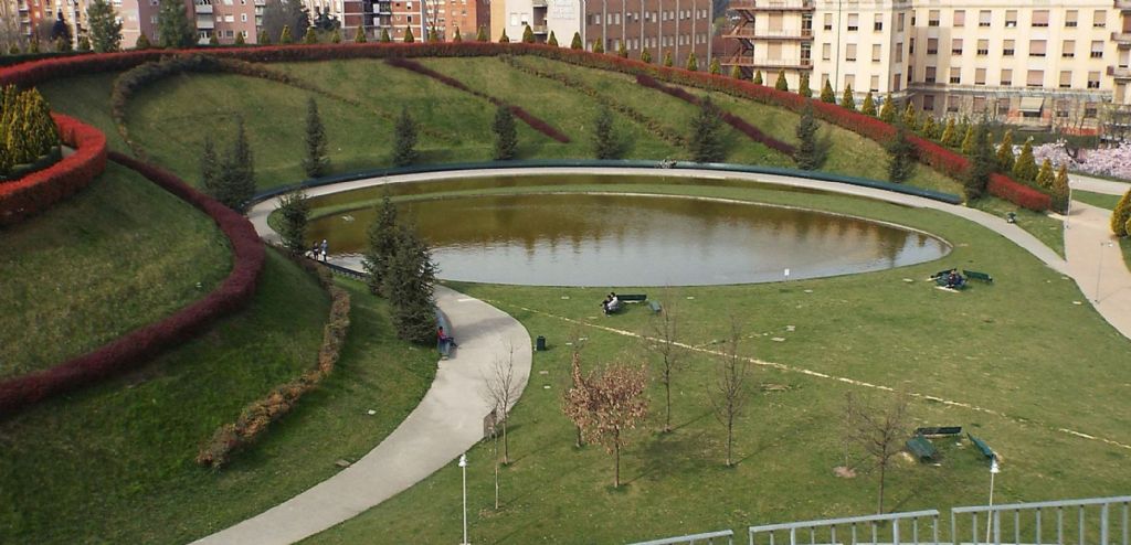 Rospi smeraldini...nella  vasca di un parco milanese