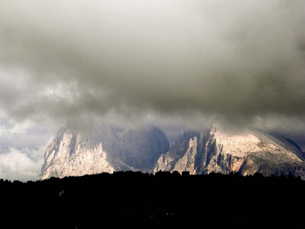 Gruppo del Sassolungo-Sassopiatto dall''Alpe di Siusi